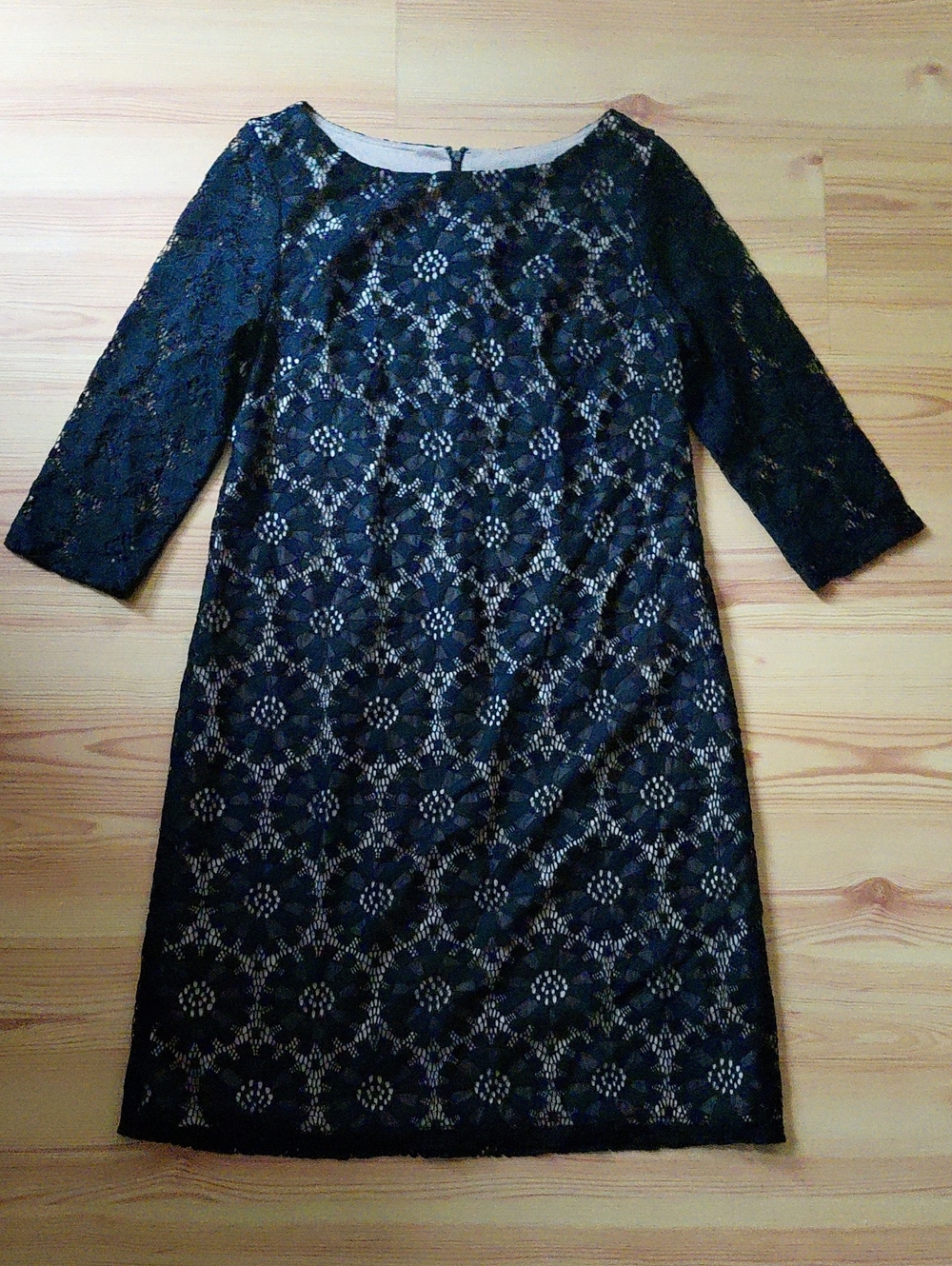 Jessica Howard Classic Black Lace Sheath Dress - Size 6P.
